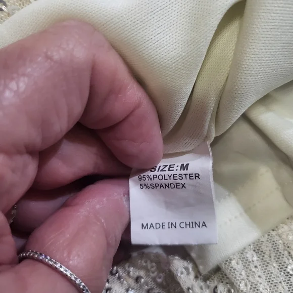 Sleeveless champagne sequin top size medium - Picture 4 of 5